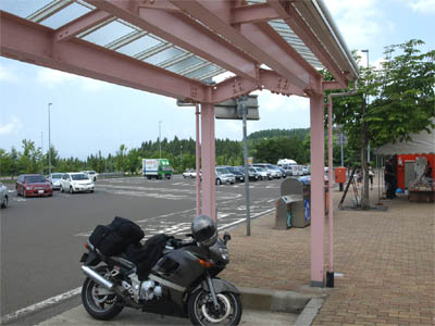 東北自動車道の花輪サービスエリアのバイク駐車場