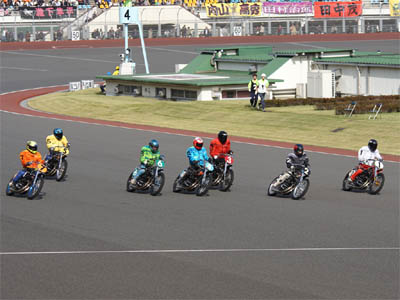 SG日本選手権オートレース３日目第７レース最終予選のフライング後の再スタート