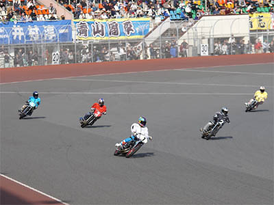 SG日本選手権オートレース３日目第８レース最終予選の試走シーン