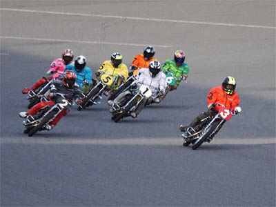 SG日本選手権オートレース３日目第10レース最終予選の２周目ホームストレート
