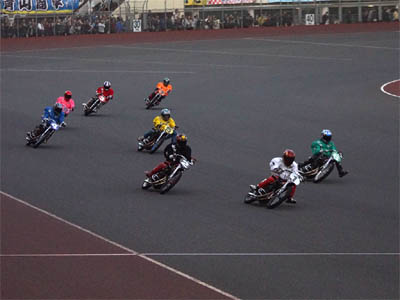 SG日本選手権オートレース３日目第12レース「スーパーライダー戦」のゴールシーン