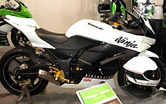 Ninja250R アップライト・スポーツモデル（白） 