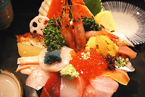 海鮮丼 山さん寿司本店 金沢