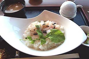 ホタテ丼 クォータリー 青森