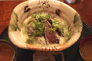 鰹のたたきトロロ丼 奈良