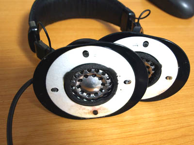 SONY製ヘッドフォン「MDR-CD900ST」の修理でイヤーパッドを取り外した状態