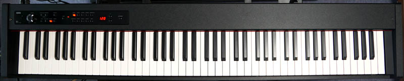 KORG製の88鍵キーボード、デジタルピアノ（エレピ）のD1