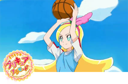 キラキラ☆プリキュア・アラモード第24話「転校生は妖精キラリン！？」 より、バスケットボールをするキラ星シエル（キュアパルフェ）