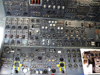 Boeing747クラシックの航空機関士操作パネル(Flight Engineer Panel)