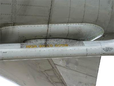 空中給油機KC-767Jのフライングブームと機体のジョイント部分