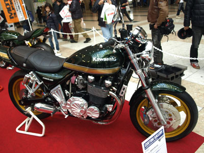 2010年の東京モーターサイクルショーに展示されていたKAWASAKI ZEPHYR1100のカスタム車両