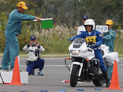 2015年全国白バイ安全運転競技大会の白バイバランス走行操縦競技、神奈川県代表 北村琢磨隊員