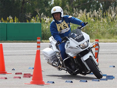 2015年全国白バイ安全運転競技大会の白バイバランス走行操縦競技、栃木県代表 鈴木陽之隊員