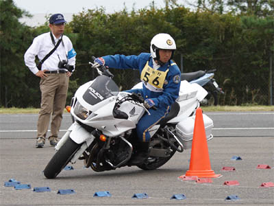 2015年全国白バイ安全運転競技大会の白バイバランス走行操縦競技、静岡県代表 望月純隊員