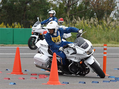 2015年全国白バイ安全運転競技大会の白バイバランス走行操縦競技、広島県代表 青木浩二隊員