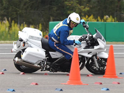2015年全国白バイ安全運転競技大会の白バイバランス走行操縦競技、愛媛県代表 石田浩二隊員
