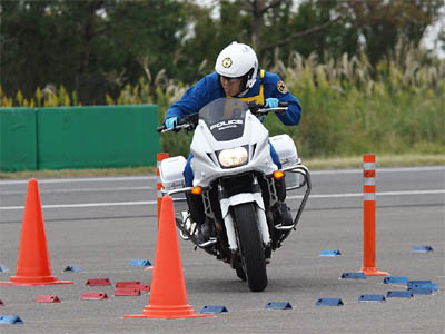 2015年全国白バイ安全運転競技大会の白バイバランス走行操縦競技、愛媛県代表 宇都宮翔太隊員