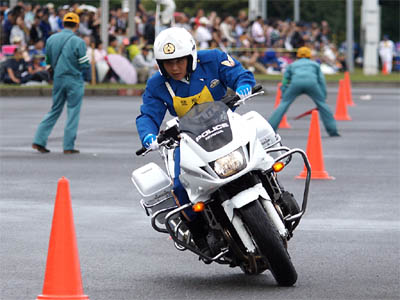 2016年全国白バイ安全運転競技大会の傾斜走行操縦競技、警視庁代表の白バイ隊員