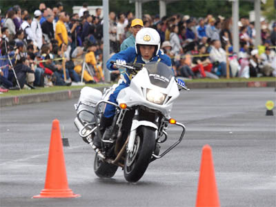 2016年全国白バイ安全運転競技大会の傾斜走行操縦競技、警視庁代表の白バイ隊員