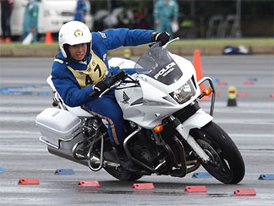 2016年全国白バイ安全運転競技大会の傾斜走行操縦競技、新潟県代表の白バイ隊員