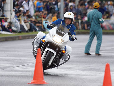 2016年全国白バイ安全運転競技大会の傾斜走行操縦競技、石川県代表の白バイ隊員