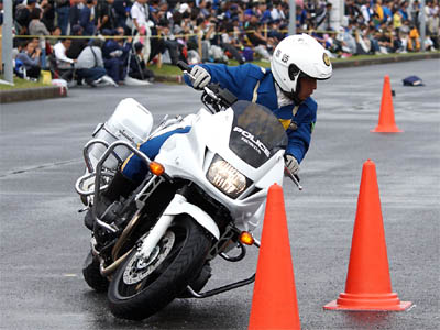2016年全国白バイ安全運転競技大会の傾斜走行操縦競技、岐阜県代表の白バイ隊員