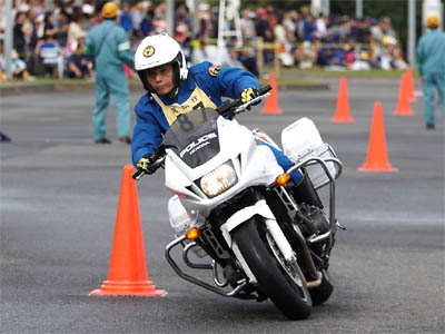 2016年全国白バイ安全運転競技大会の傾斜走行操縦競技、愛媛県代表の白バイ隊員