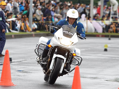 2016年全国白バイ安全運転競技大会の傾斜走行操縦競技、佐賀県代表の白バイ隊員