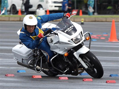 2016年全国白バイ安全運転競技大会の傾斜走行操縦競技、熊本県代表の白バイ隊員