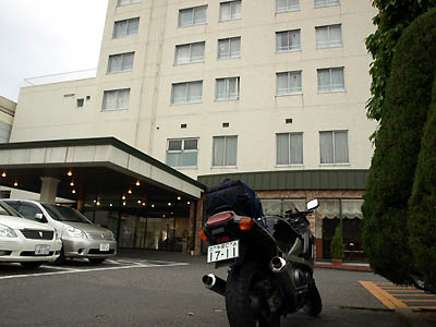 広島ダイヤモンドホテルの駐車場の停めたバイク
