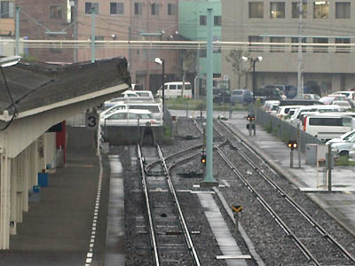 JR宇和島駅の構内に残っている蒸気機関車の機回し用のポイントと待避線