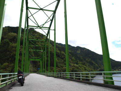 高知県道17号線にある緑色の橋
