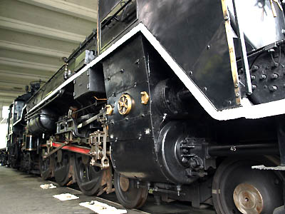 梅小路蒸気機関車館に展示されているC62-2号機の2軸先輪