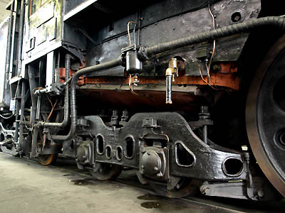 梅小路蒸気機関車館に展示されているC62-2号機の2軸従輪