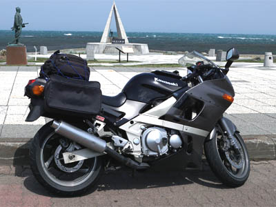 Kawasaki ZZR400, модель N7 1999 года (ZX400N7)