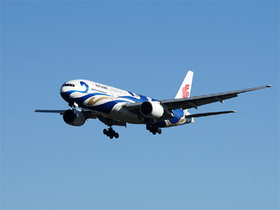 北京(PEK)発 成田(NRT)行 中国国際航空 CA925便、Boeing 777-200 (B-2059)、鳳凰の特別塗装機体