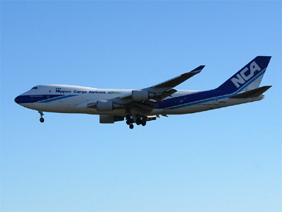 フランクフルト(HHN)発 ミラノ(MXP)経由 成田(NRT)行 KZ089便、日本貨物航空 Boeing 747-400F(Freighter) (JA07KZ)