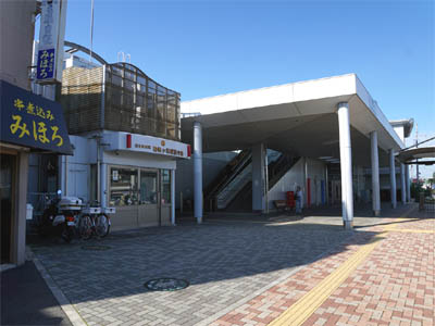JR八高線 箱根ヶ崎駅の東口駅前