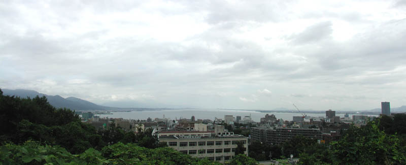 名神高速道路の大津サービスエリア（上り）から眺めた琵琶湖