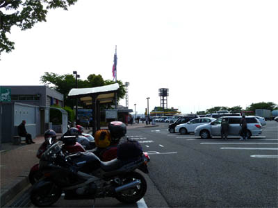 名神高速道路の養老サービスエリアのバイク駐車場
