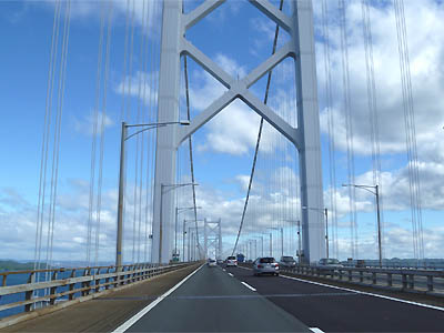 瀬戸中央自動車道で瀬戸大橋を走行中のバイクから撮影した画像