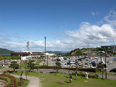 瀬戸中央自動車道の与島パーキングエリアの大きな駐車場