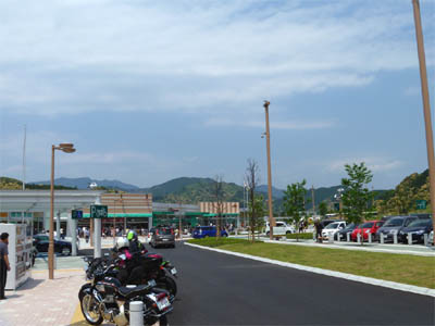 新東名高速道路の静岡サービスエリアのバイク駐車場