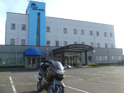日本のホテルの駐車場