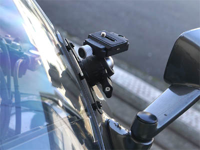 Motorradhaube mit Kameraschwenkkopf zur Montage einer Actionkamera
