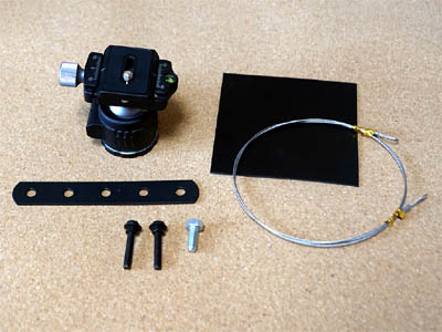 Teile, die zum Anbringen einer Action-Kamera (tragbare Kamera) an einem Motorrad erforderlich sind
