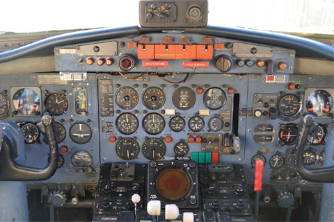 the front panel of the YS-11's cockpit