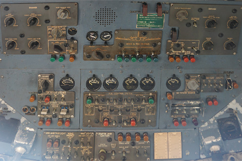 Cockpit overhead panel of YS-11 (dimmer, deicing device, power control device, fuel control device, ignition switch)