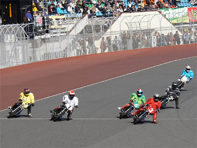 SG日本選手権オートレース３日目第１レース一般戦のゴールシーン