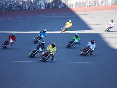 第47回SG日本選手権オートレースの最終日第９レースの特別一般Ａ戦のゴールシーン